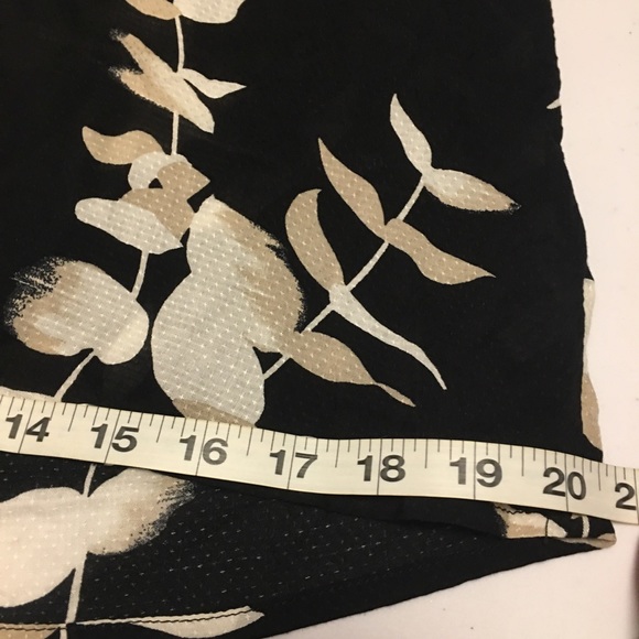 Floral Print Blouse with Ruffles high/low Small - Picture 5 of 11